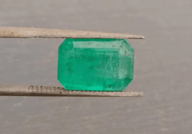 3.34ct IGI Certified Velvet Green Emerald , 100% Natural Earth Mined Gemstone - SMSGEMS 