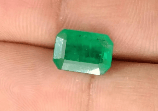 3.34ct IGI Certified Velvet Green Emerald , 100% Natural Earth Mined Gemstone - SMSGEMS 