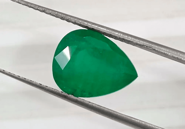 3.51 Deep Pure Green Emerald Certified By GSI - SMSGEMS 