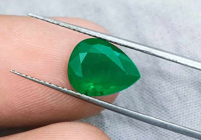 3.51 Deep Pure Green Emerald Certified By GSI - SMSGEMS 