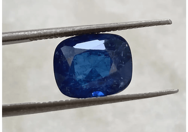3.51ct IGI Certified Royal Blue Ceylon Sapphire, 100% Natural only heated Earth Mined Gemstone. - SMSGEMS 