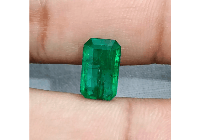 3.55ct Deep Vivid Swat Emerald, 100% Natural Earth Mined Gemstone - SMSGEMS 