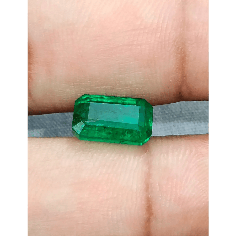 3.55ct Deep Vivid Swat Emerald, 100% Natural Earth Mined Gemstone - SMSGEMS 