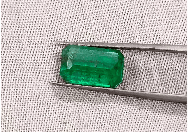 3.55ct Deep Vivid Swat Emerald, 100% Natural Earth Mined Gemstone - SMSGEMS 