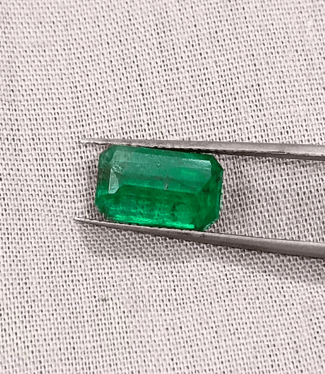 3.55ct Deep Vivid Swat Emerald, 100% Natural Earth Mined Gemstone - SMSGEMS 