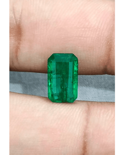 3.55ct Deep Vivid Swat Emerald, 100% Natural Earth Mined Gemstone - SMSGEMS 