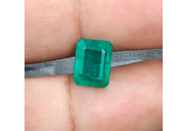 3.74ct Medium Green Zambian Emerald , 100% Earth Mined Gemstones - SMSGEMS 