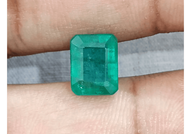 3.74ct Medium Green Zambian Emerald , 100% Earth Mined Gemstones - SMSGEMS 