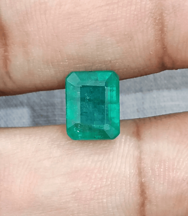 3.74ct Medium Green Zambian Emerald , 100% Earth Mined Gemstones - SMSGEMS 