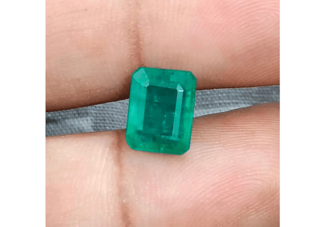 3.74ct Medium Green Zambian Emerald , 100% Earth Mined Gemstones - SMSGEMS 