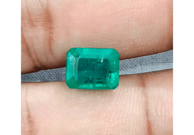 3.74ct Medium Green Zambian Emerald , 100% Earth Mined Gemstones - SMSGEMS 