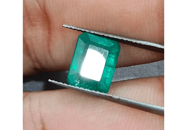 3.74ct Medium Green Zambian Emerald , 100% Earth Mined Gemstones - SMSGEMS 