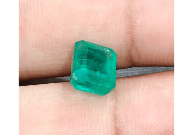 3.74ct Medium Green Zambian Emerald , 100% Earth Mined Gemstones - SMSGEMS 