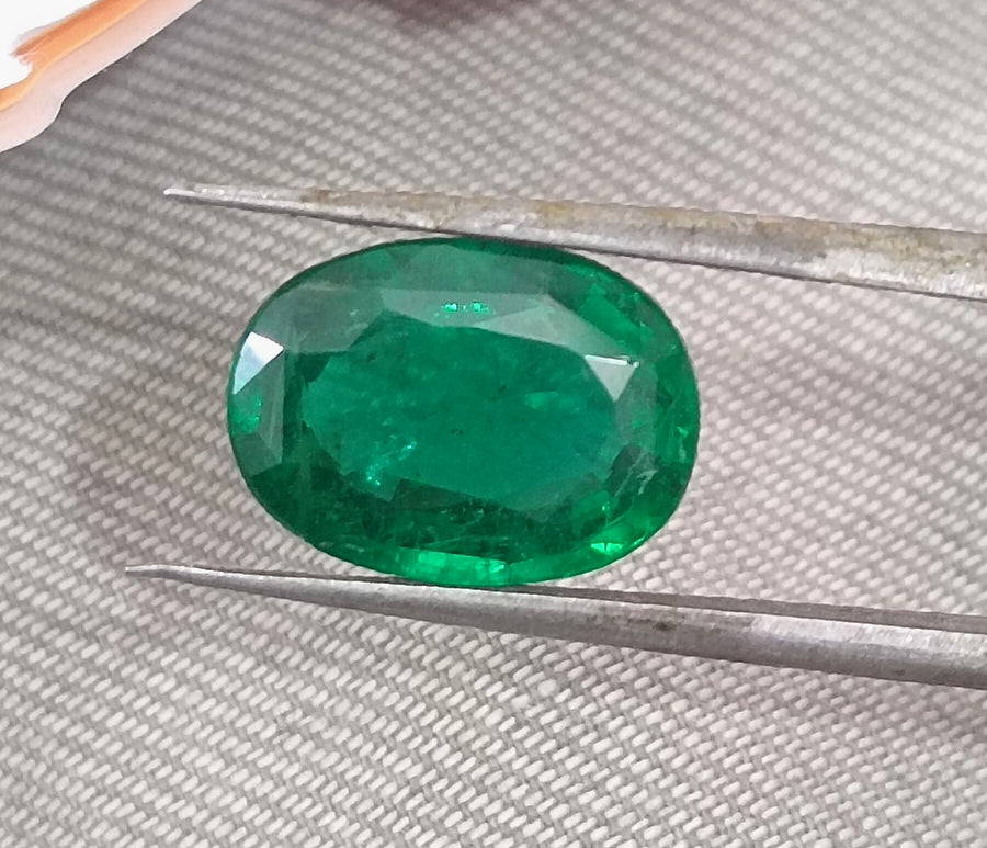 3.71ct Emerald Natural Zambia Fine Quality Vivid Deep Green Oval Gemstone Insignificant oil