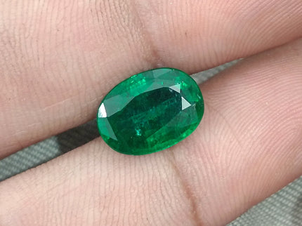 3.71ct Emerald Natural Zambia Fine Quality Vivid Deep Green Oval Gemstone Insignificant oil
