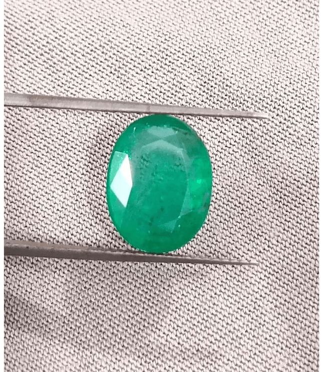 4.09ct IGI Certified Velvet Green Swat Emerald, Natural Earth Mined Gemstone - SMSGEMS 