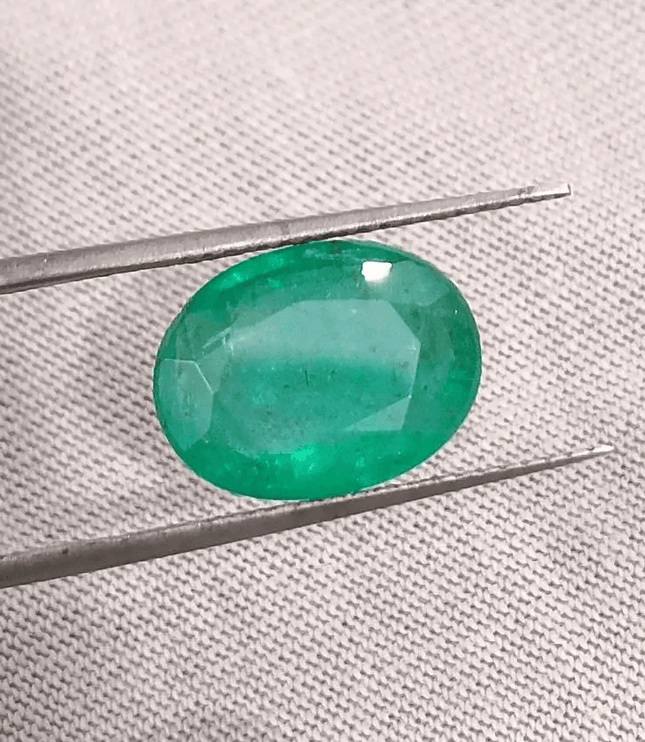 4.09ct IGI Certified Velvet Green Swat Emerald, Natural Earth Mined Gemstone - SMSGEMS 