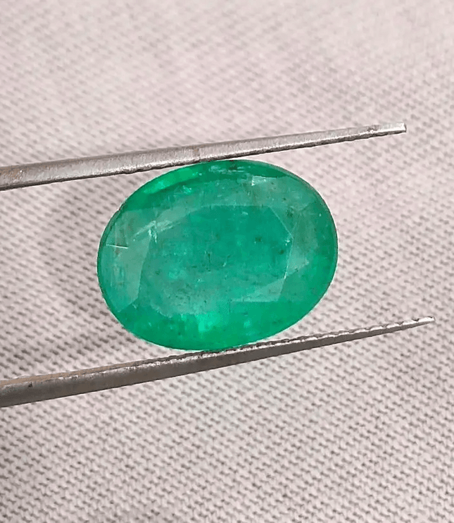 4.09ct IGI Certified Velvet Green Swat Emerald, Natural Earth Mined Gemstone - SMSGEMS 