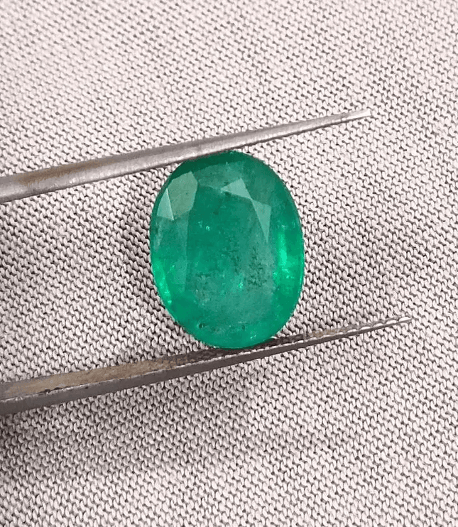 4.09ct IGI Certified Velvet Green Swat Emerald, Natural Earth Mined Gemstone - SMSGEMS 