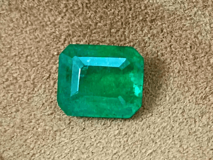 4.12ct IGI Certified Vivid Green Emerald Cut Swat Emerald, Natural Earth Mined Gemstone. - SMSGEMS 