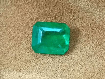 4.12ct IGI Certified Vivid Green Emerald Cut Swat Emerald, Natural Earth Mined Gemstone. - SMSGEMS 