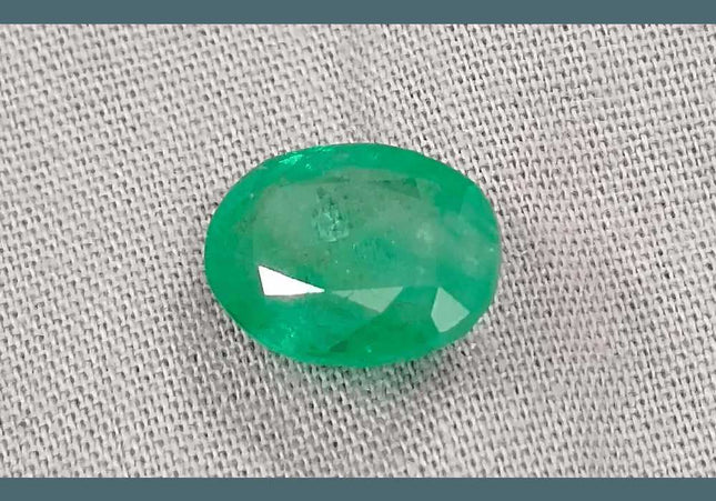 4.13ct Vivid Green Emerald Certified by GSI - SMSGEMS 