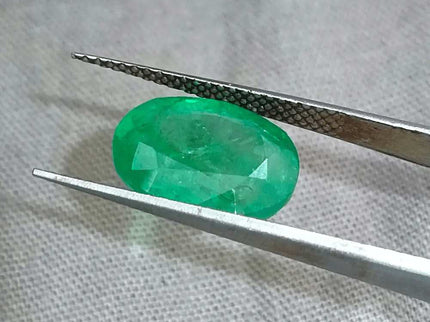 4.13ct Vivid Green Emerald Certified by GSI - SMSGEMS 