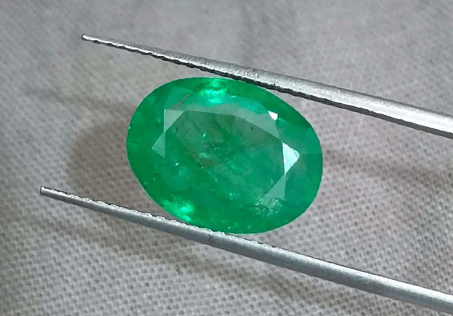 4.13ct Vivid Green Emerald Certified by GSI - SMSGEMS 