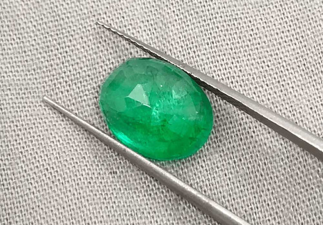 4.13ct Vivid Green Emerald Certified by GSI - SMSGEMS 