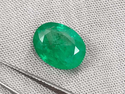 4.13ct Vivid Green Emerald Certified by GSI - SMSGEMS 