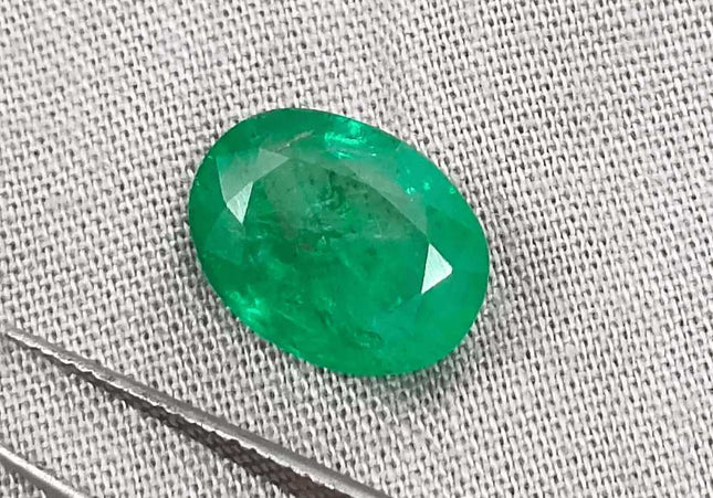 4.13ct Vivid Green Emerald Certified by GSI - SMSGEMS 