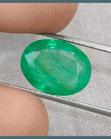 4.13ct Vivid Green Emerald Certified by GSI - SMSGEMS 
