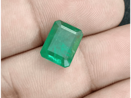 4.20ct Vibrant Green Emerald, 100% Natural Gem - SMSGEMS 