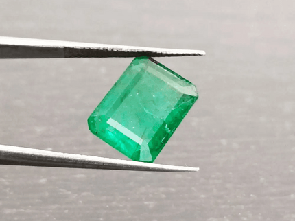 4.20ct Vibrant Green Emerald, 100% Natural Gem - SMSGEMS 
