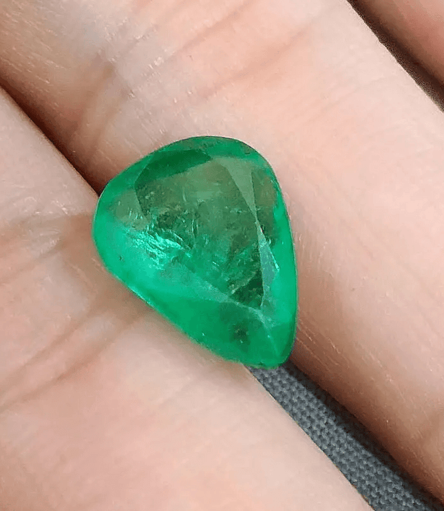 4.53ct Colombian IGI Certified Beautiful Pear Cut Emerald, 100% Natural Earth mined Gemstone. - SMSGEMS 