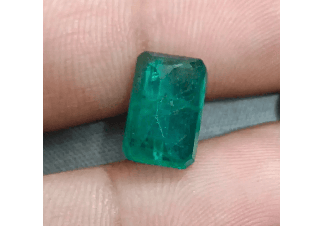 4.58ct Zambian Emerald, 100% Natural Earth Mined Gemstone - SMSGEMS 
