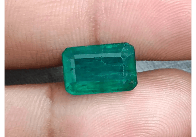 4.58ct Zambian Emerald, 100% Natural Earth Mined Gemstone - SMSGEMS 