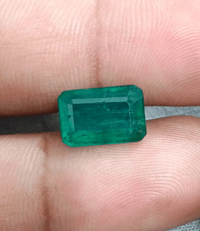 4.58ct Zambian Emerald, 100% Natural Earth Mined Gemstone - SMSGEMS 
