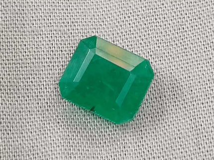 4.64ct Velvet Green Emerald Certified by GSI - SMSGEMS 