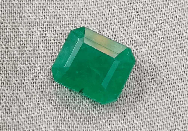 4.64ct Velvet Green Emerald Certified by GSI - SMSGEMS 