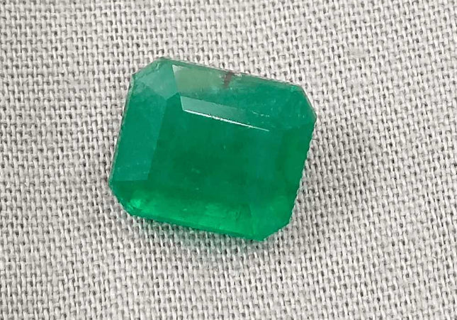 4.64ct Velvet Green Emerald Certified by GSI - SMSGEMS 