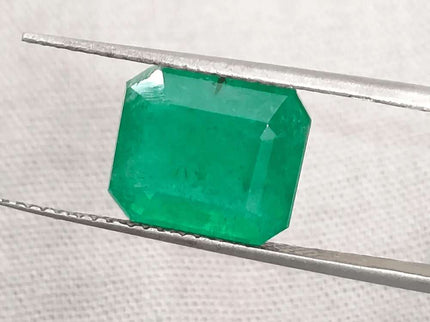 4.64ct Velvet Green Emerald Certified by GSI - SMSGEMS 