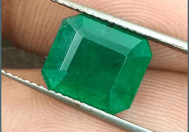 4.64ct Velvet Green Emerald Certified by GSI - SMSGEMS 