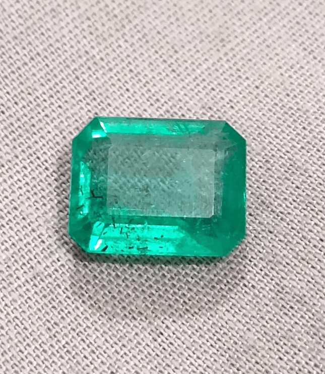 4.85ct GSI Certified Quality Emerald, 100% Natural Gemstone - SMSGEMS 