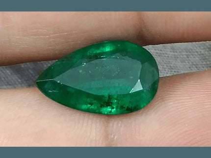 5.81ct Vivid Deep Green Emerald, Natural Earth Mined Gemstone - SMSGEMS 