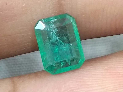 GSI Certified 1.02ct Zambian Emerald, Natural earth mined Gemstone