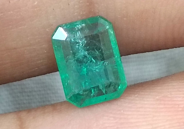 GSI Certified 1.02ct Zambian Emerald, Natural earth mined Gemstone