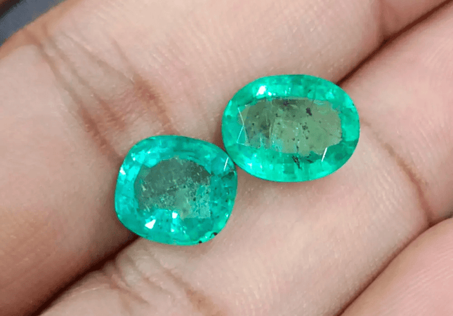 6.71ct/ 2 pcs Zambian Emeralds , Natural Earth Mined Gemstones. - SMSGEMS 