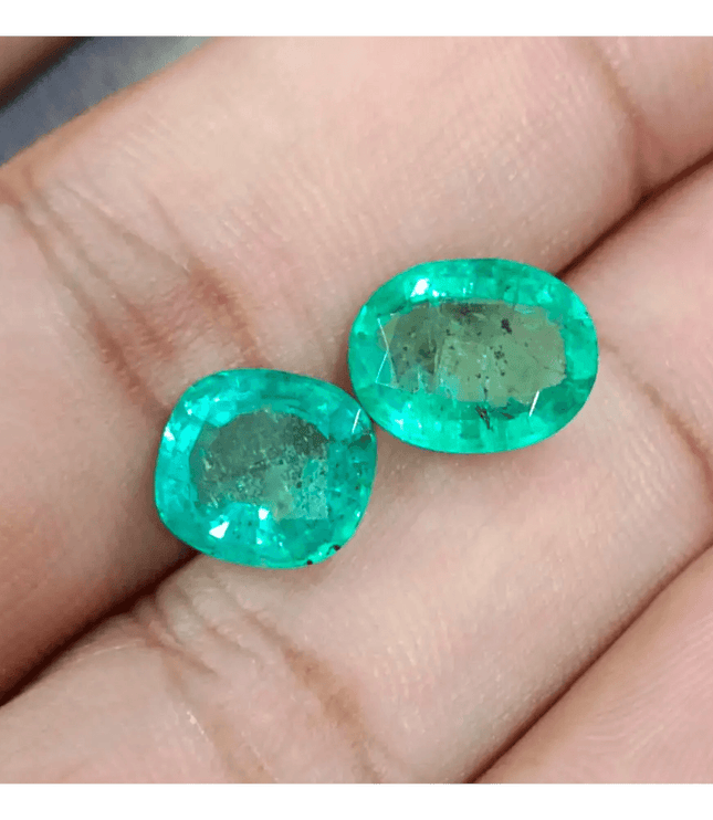 6.71ct/ 2 pcs Zambian Emeralds , Natural Earth Mined Gemstones. - SMSGEMS 