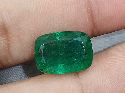 8.60ct GSI Certified Deep Green Swat Emerald